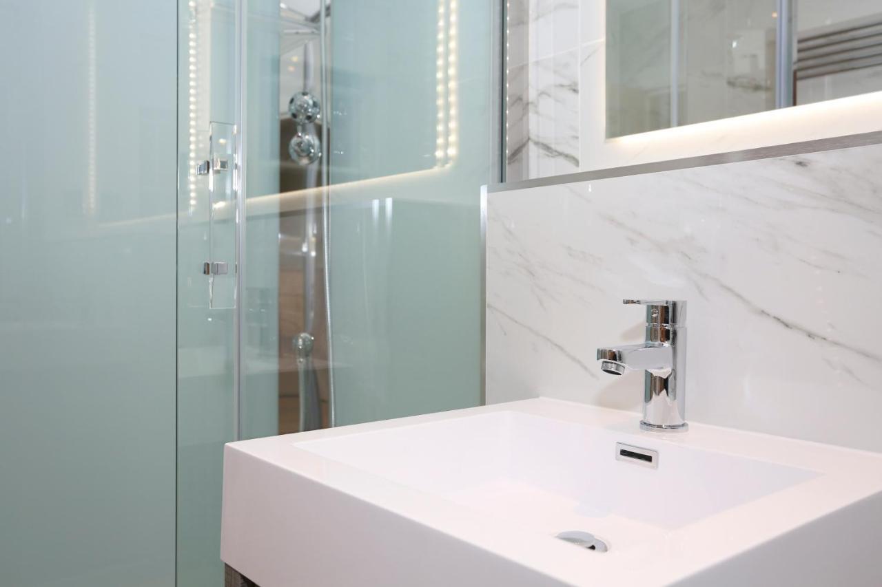 Ferienwohnung Joivy Modern And Airy Flat On The Historic Royal Mile EDI Exterior foto