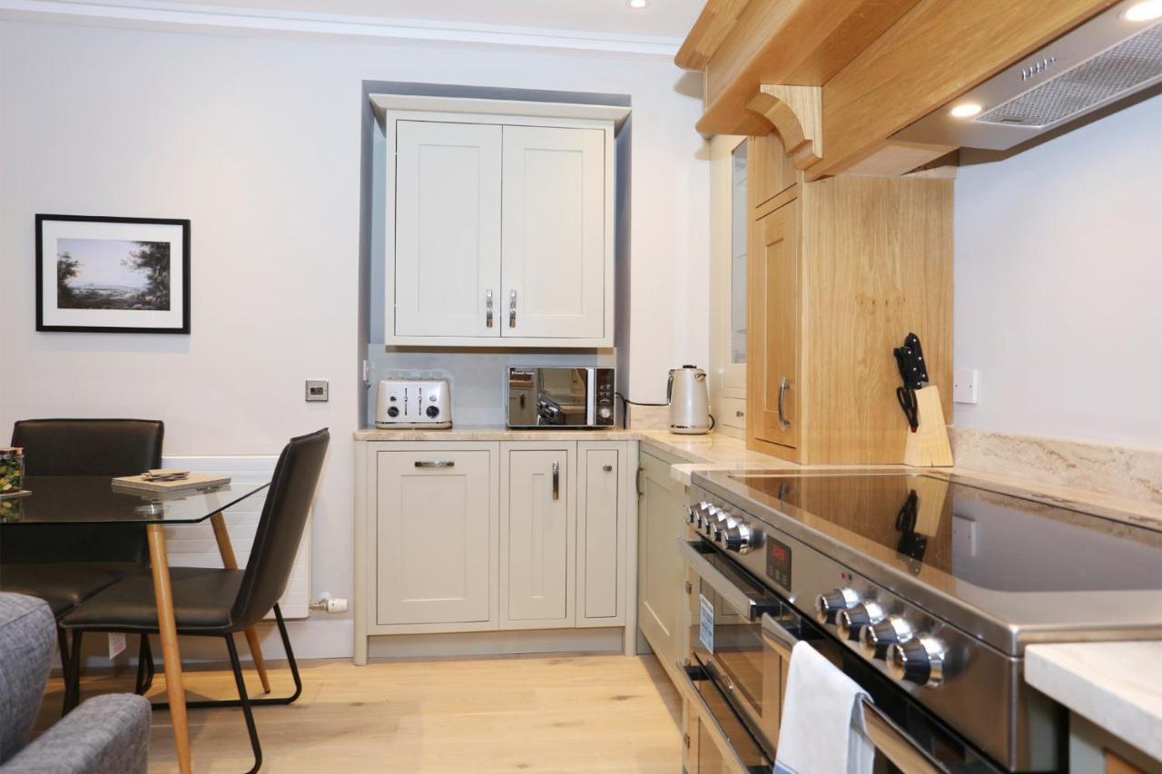 Ferienwohnung Joivy Modern And Airy Flat On The Historic Royal Mile EDI Exterior foto